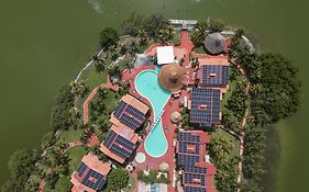 Selina Cancun Laguna Hotel Zone